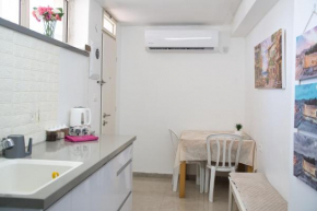 oded Inviting housing